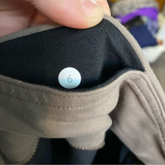 Lululemon Wunder Under Crop III size 6 - Picture 9 of 9